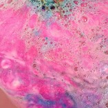 Lush-Cosmetics-Granny-Takes-A-Dip-Psychedelic-Bath-Bomb-0-0